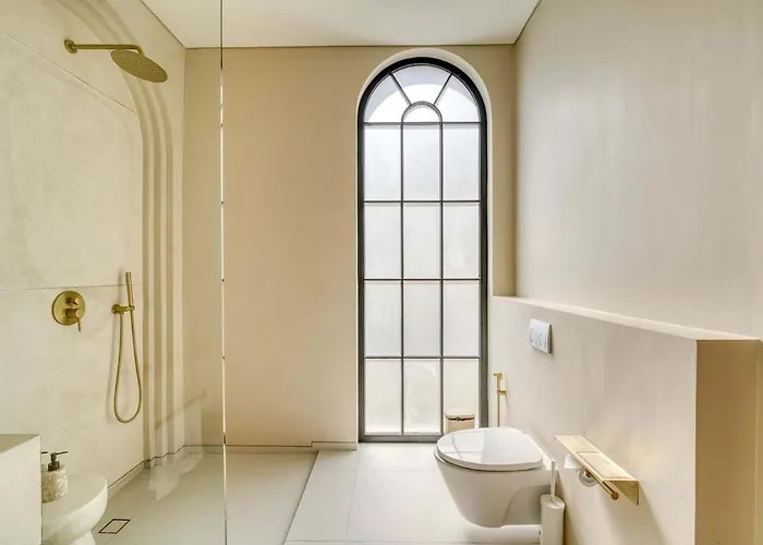 Dream - Brand New Luxury 8mins Walk To Villa *