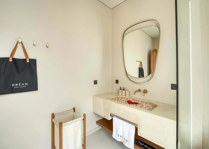 Dream - Brand New Luxury 8mins Walk To